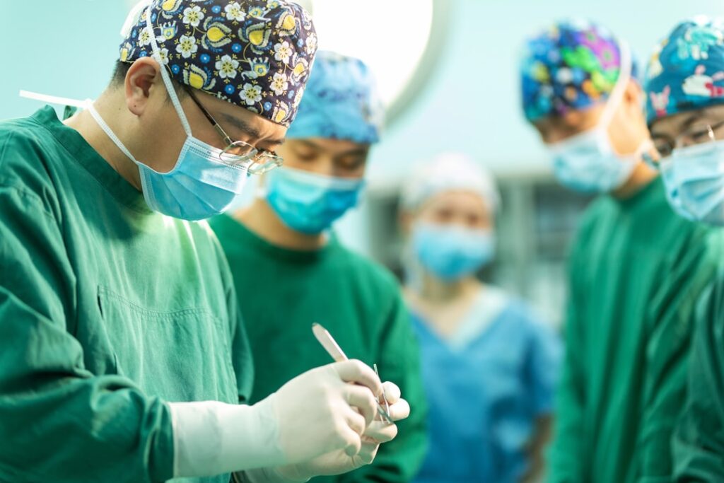 医療機関・クリニックの健康経営｜医療従事者の燃え尽き・夜勤負担を軽減【完全ガイド2026】
